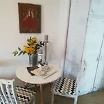 Guesthouse Porec בית הארחה פורץ