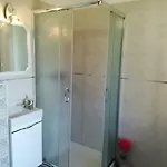 Guesthouse Porec בית הארחה 3*